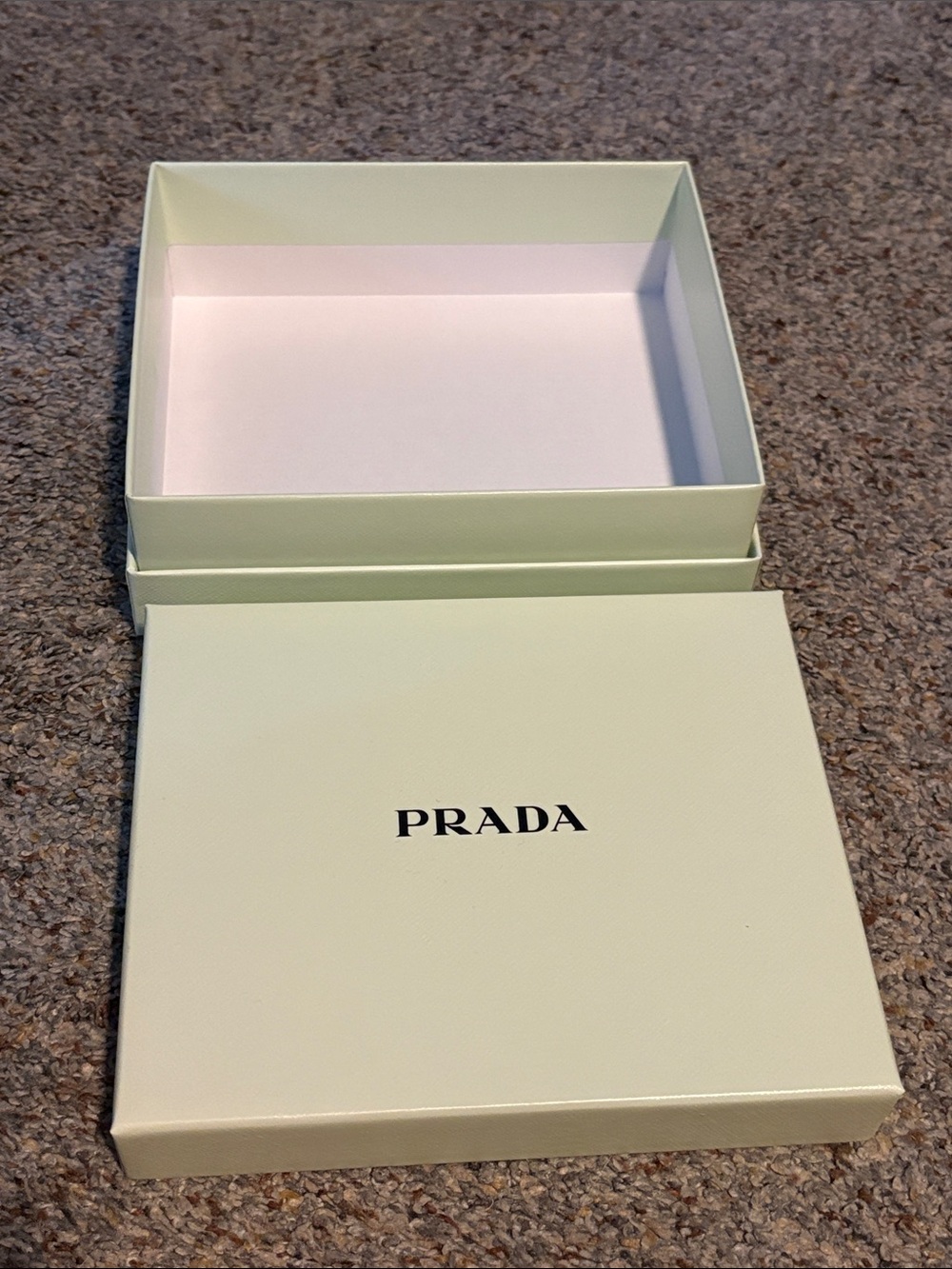Prada empty box - Picture 3 of 5